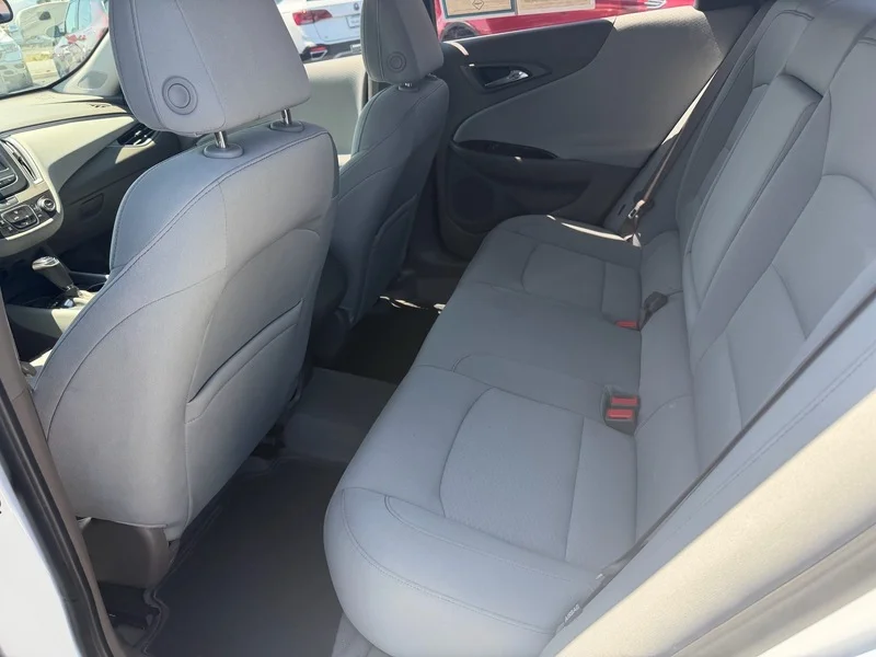 Used 2018 SUMMIT WHITE Chevrolet LS image 18