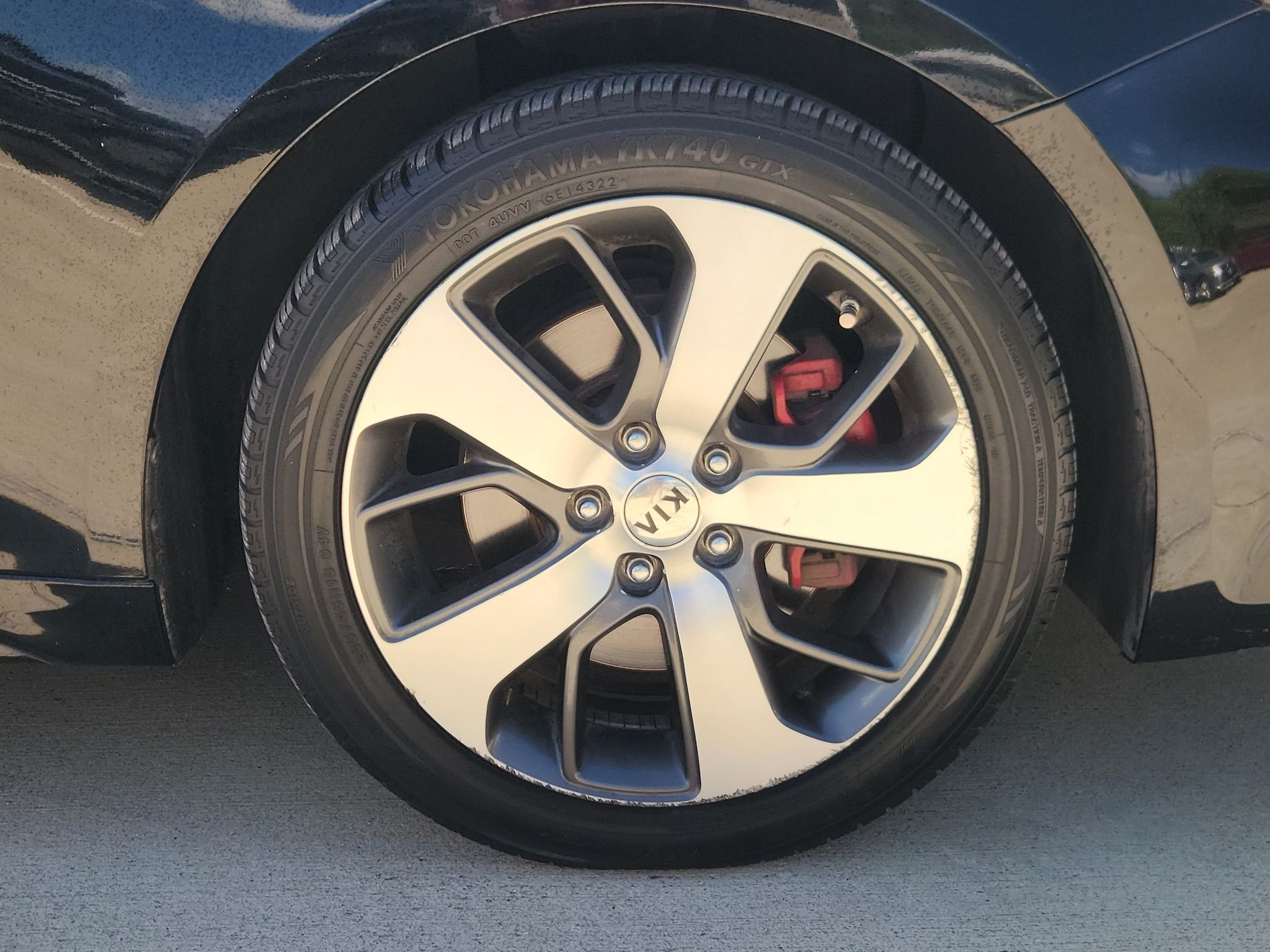 Used 2018 Ebony Black Kia SX image 11