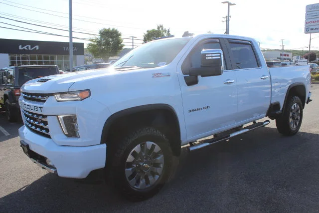 Used 2023 White Chevrolet LT image 2