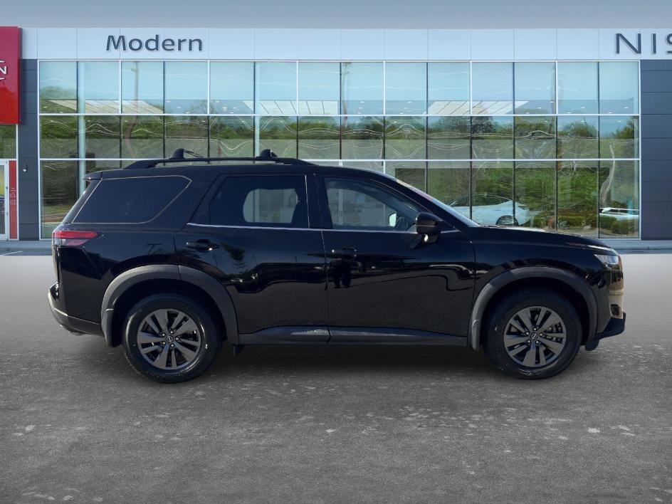 Used 2022 Super Black Nissan SV image 4