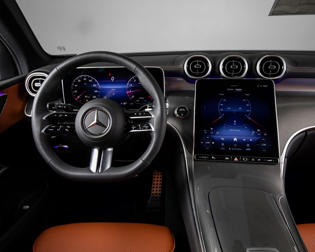 2025 Mercedes-Benz GLC Base - Photo 8