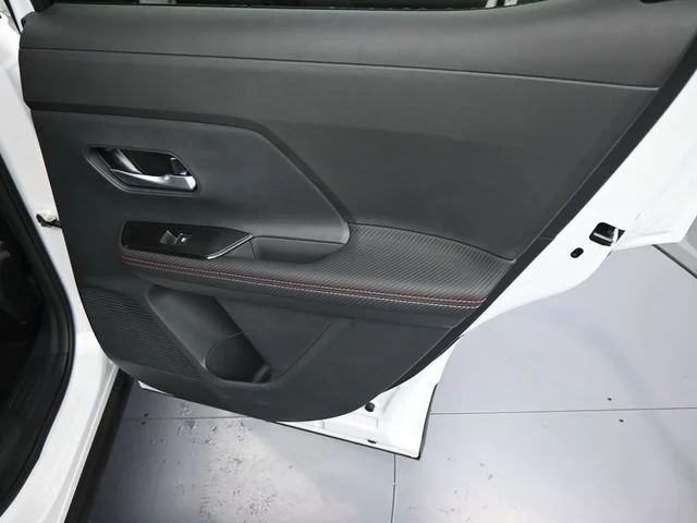 2025 Nissan Kicks SR AWD - Photo 12