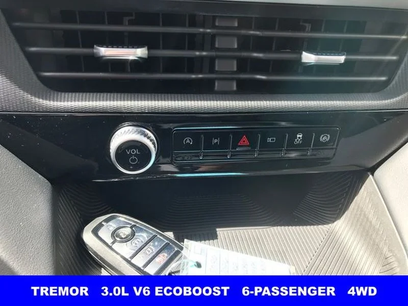 New 2026 Star White Metallic Tri-Coat Ford Tremor® image 17