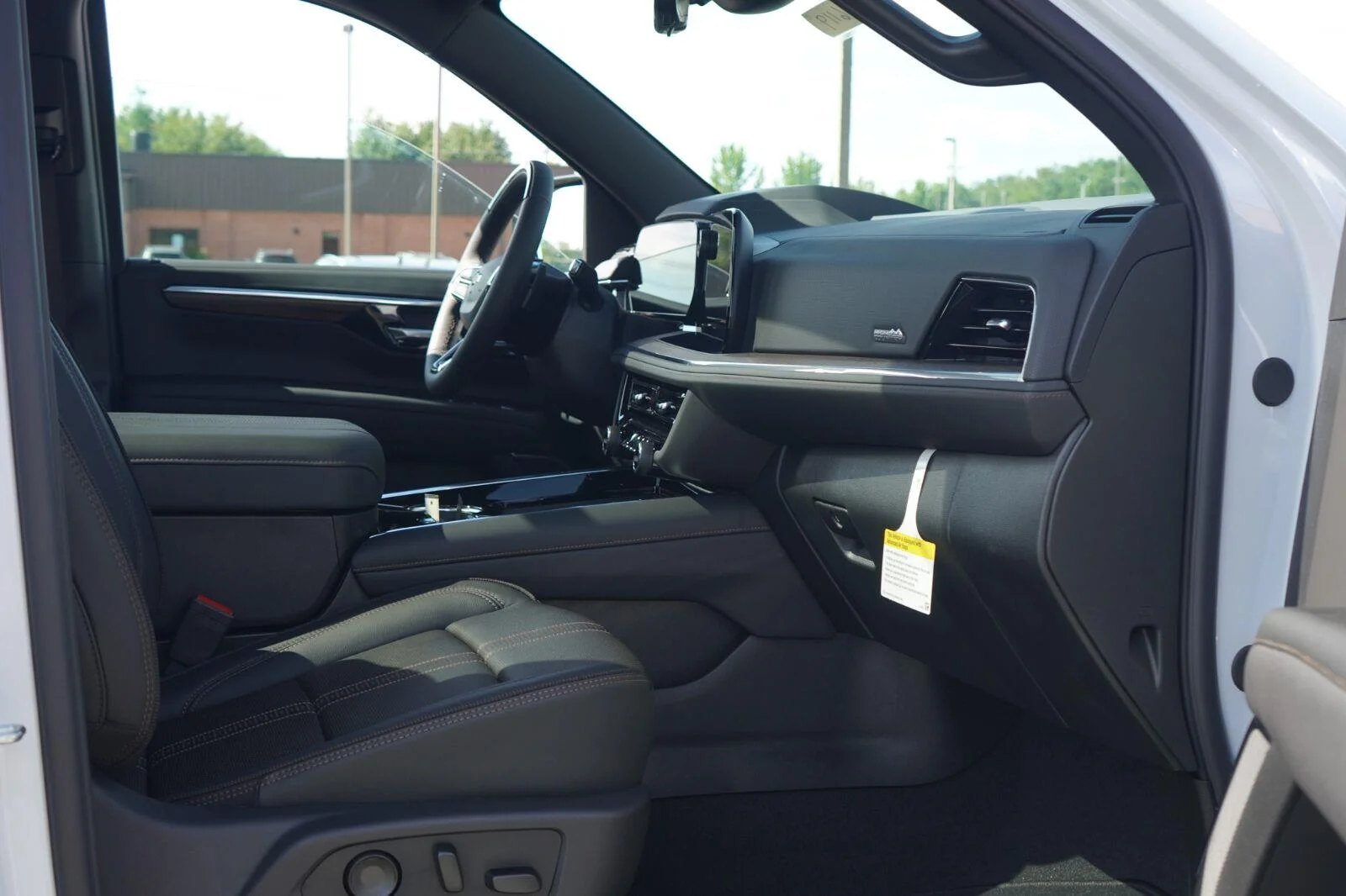 2026 Chevrolet Suburban High Country - Photo 32