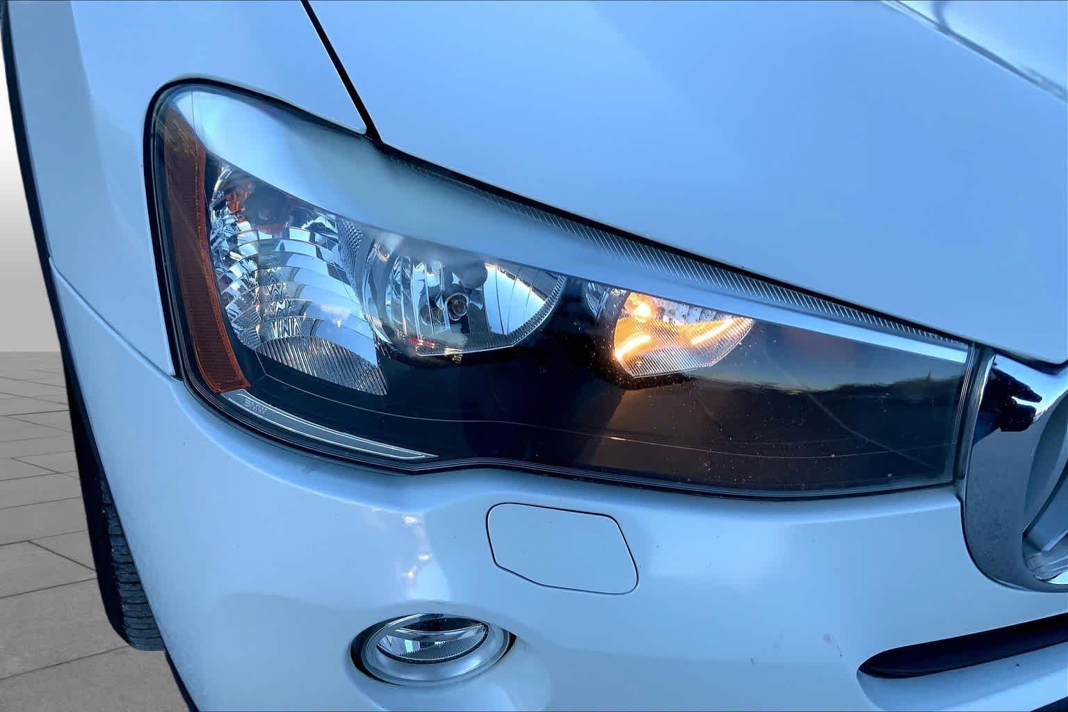 Used 2017 Alpine White BMW xDrive28i image 27