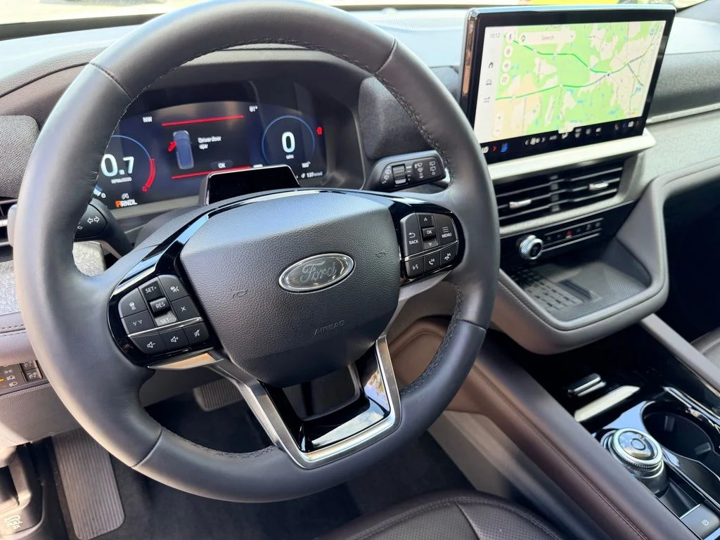 Used 2025 White Ford Platinum image 24