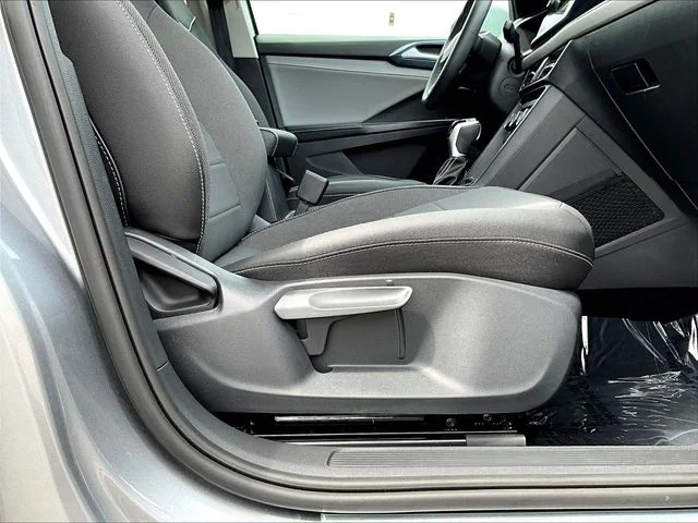 Used 2024 Silver Volkswagen 1.5T SE image 34