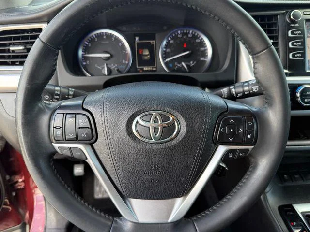 Certified Used 2019 OOH LA LA ROUGE MICA Toyota XLE image 17