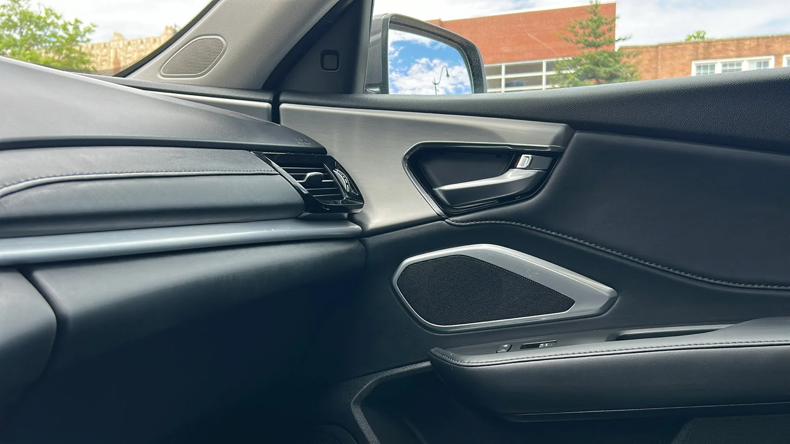 Used 2023 Liquid Carbon Metallic Acura SH-AWD image 46