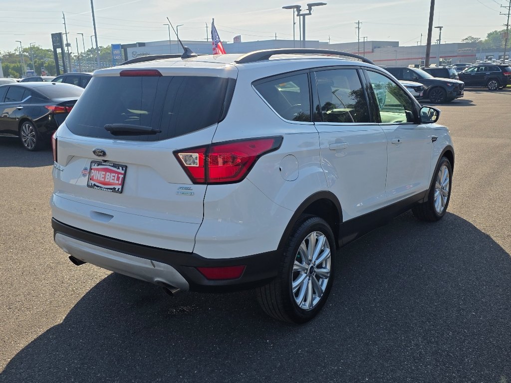 Certified Used 2019 Oxford White Ford SEL image 16