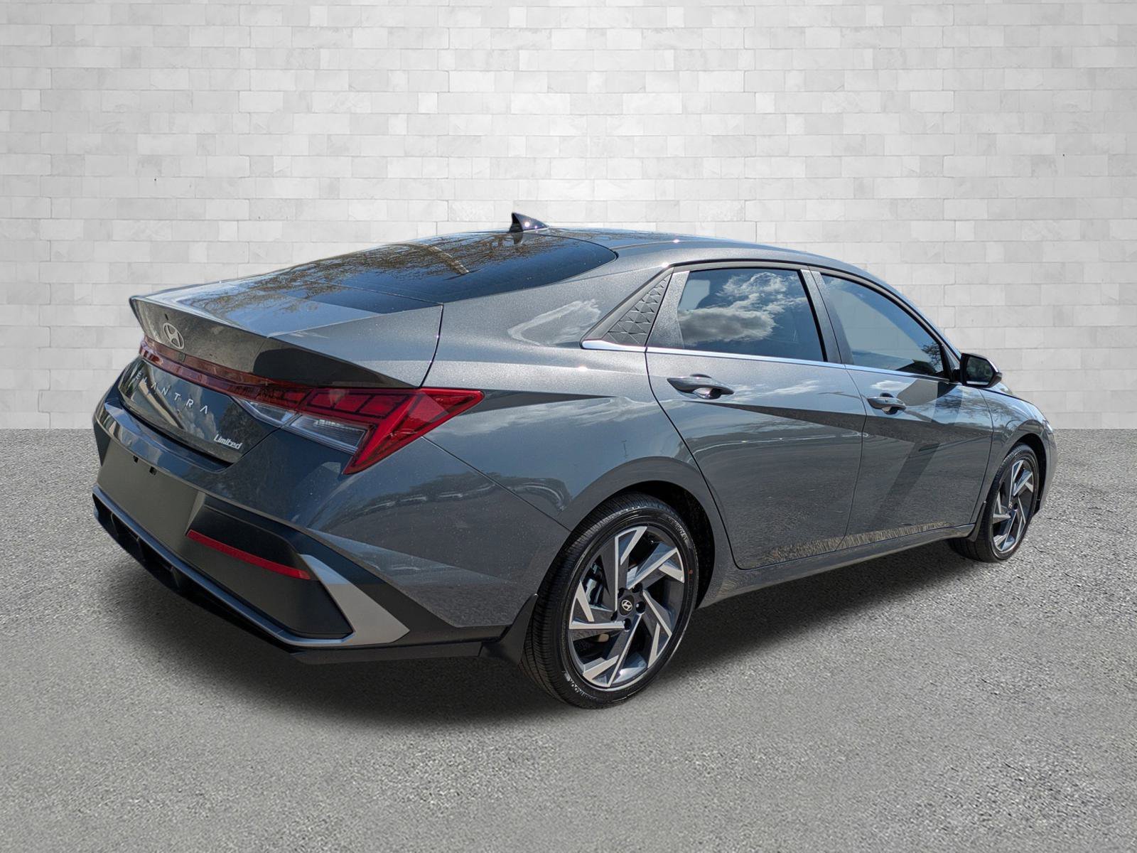 New 2026 Ecotronic Gray Hyundai Limited image 2