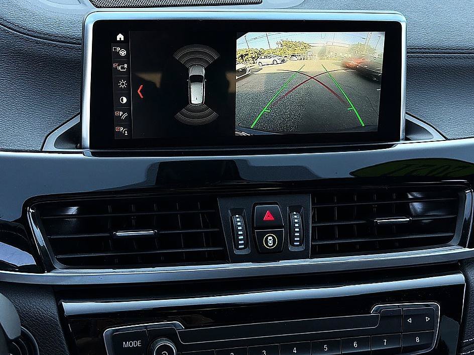 Used 2021 Mineral Gray Metallic BMW sDrive28i image 13