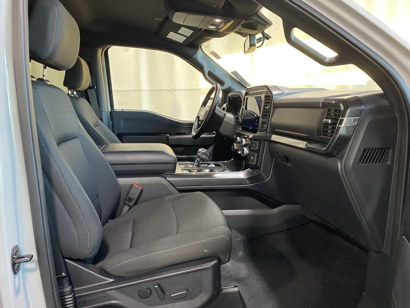 Used 2023 Avalanche Gray Ford XLT image 13