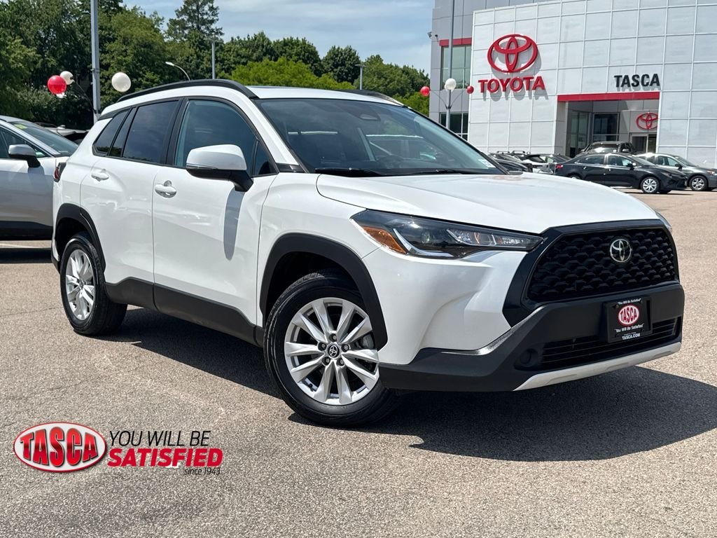 Used 2023 Off-white Toyota LE image 1