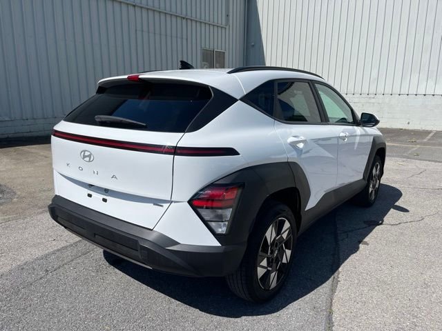 Used 2024 White Hyundai SEL image 6