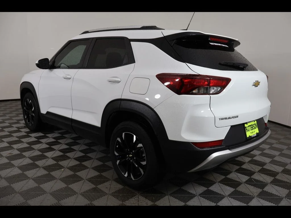Used 2023 White Chevrolet LT image 4