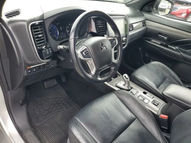 Used 2022 Silver Mitsubishi SEL image 6