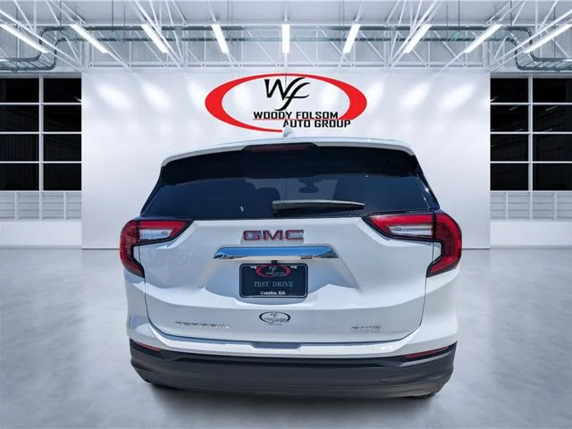 Used 2024 White GMC SLE image 5
