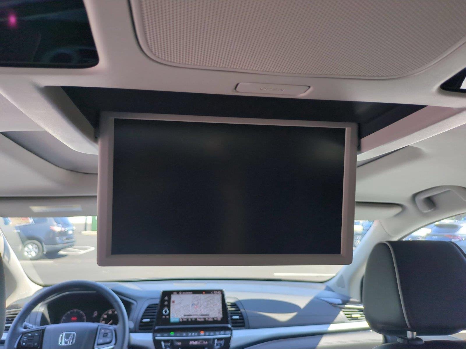 Used 2025 Solar Silver Metallic Honda Touring image 37