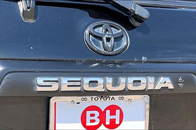 Certified Used 2020 MIDNIGHT BLACK METALLIC Toyota  image 30