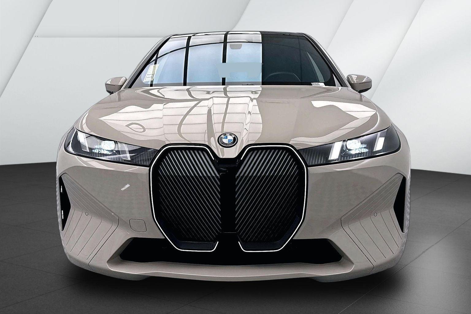 Used 2026 Dune Grey Metallic BMW xDrive45 image 2