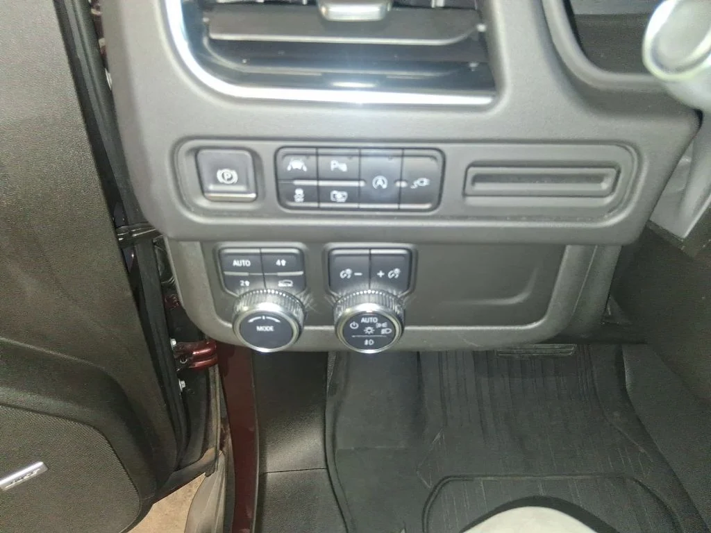 Used 2022 Red GMC SLT image 9