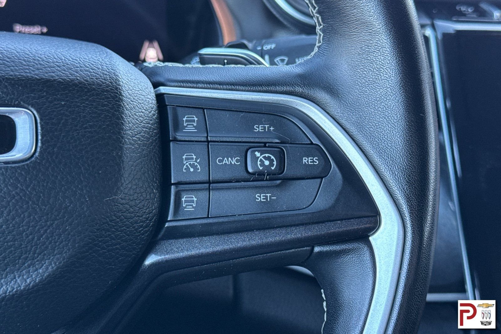 Used 2022 Gray Jeep Laredo image 31