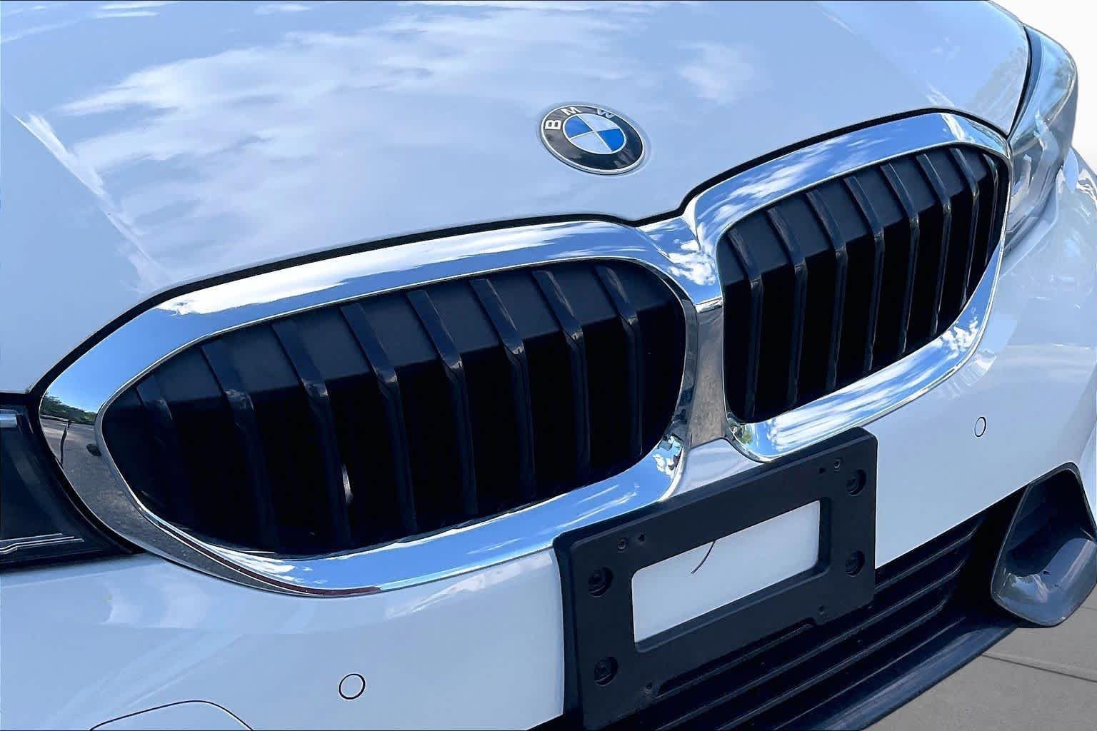 Used 2019 Alpine White BMW 330i xDrive image 31