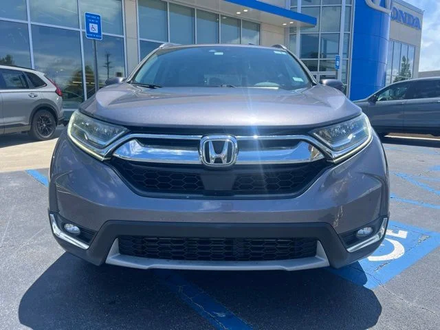 Used 2017 Modern Steel Metallic Honda Touring image 3