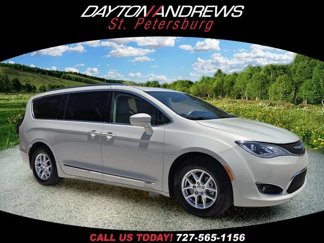 2020 Chrysler Pacifica Touring L's photo