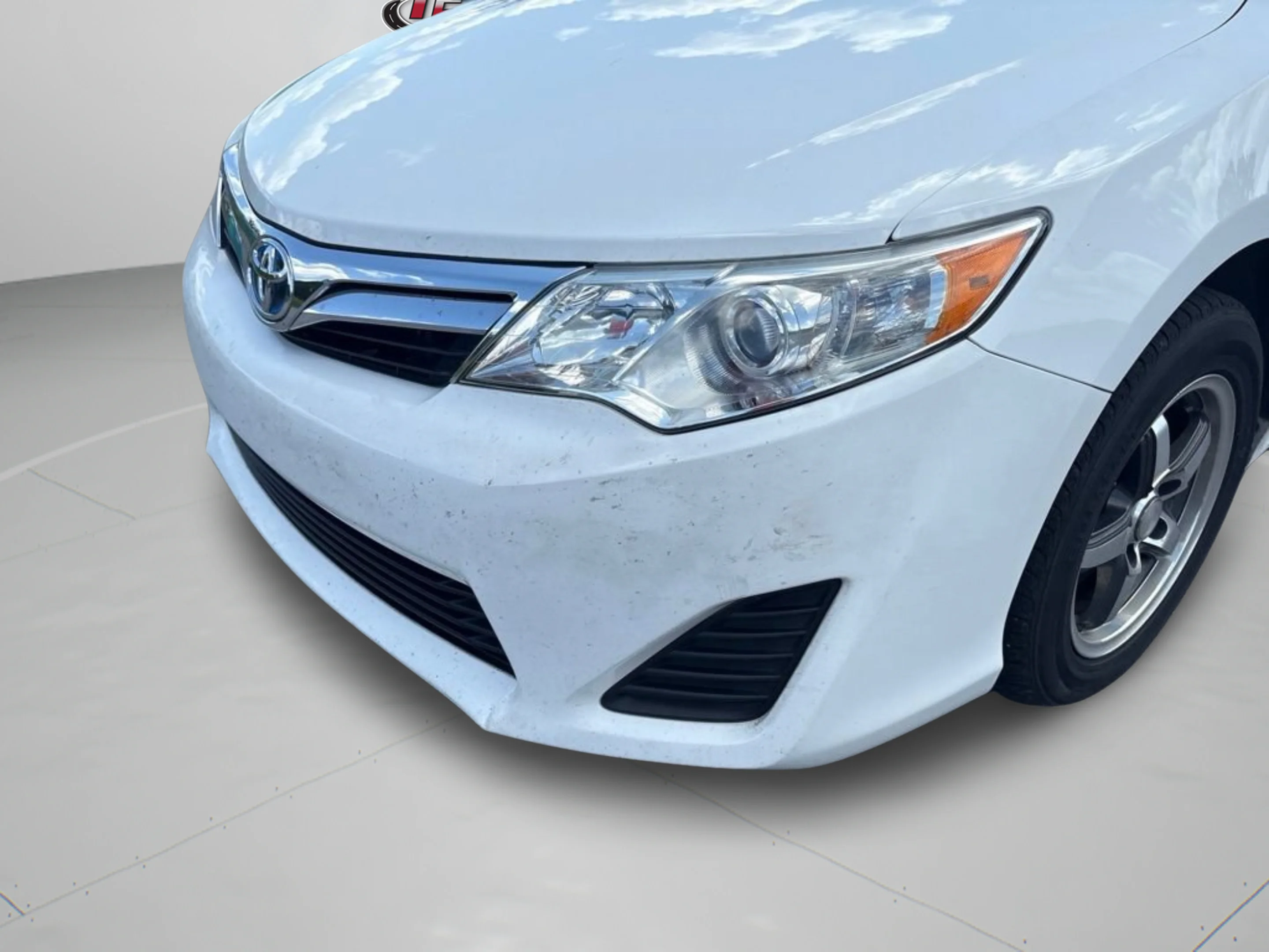 Used 2012 Super White Toyota LE image 33