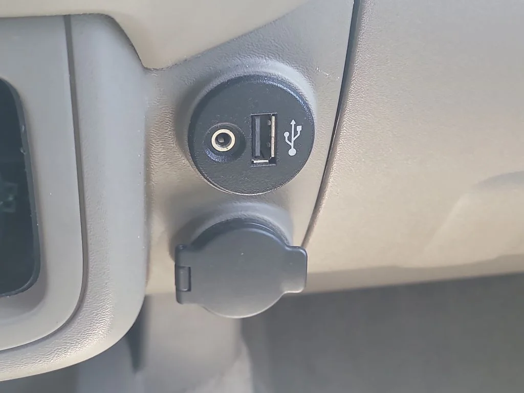 Used 2017 White Nissan SV image 21
