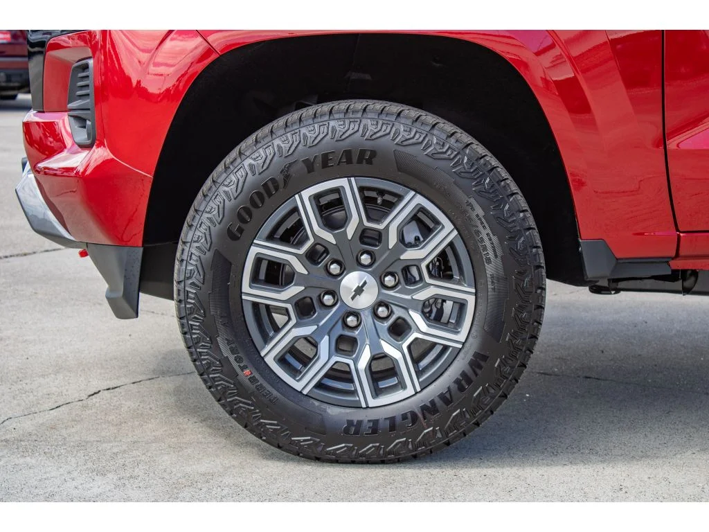 New 2026 RADIANT RED TINTCOAT Chevrolet 4WD Z71 image 5