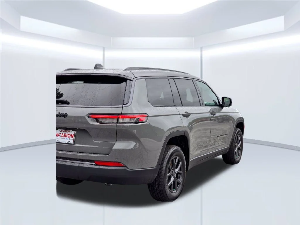 New 2027 Gray Jeep Laredo Altitude image 40