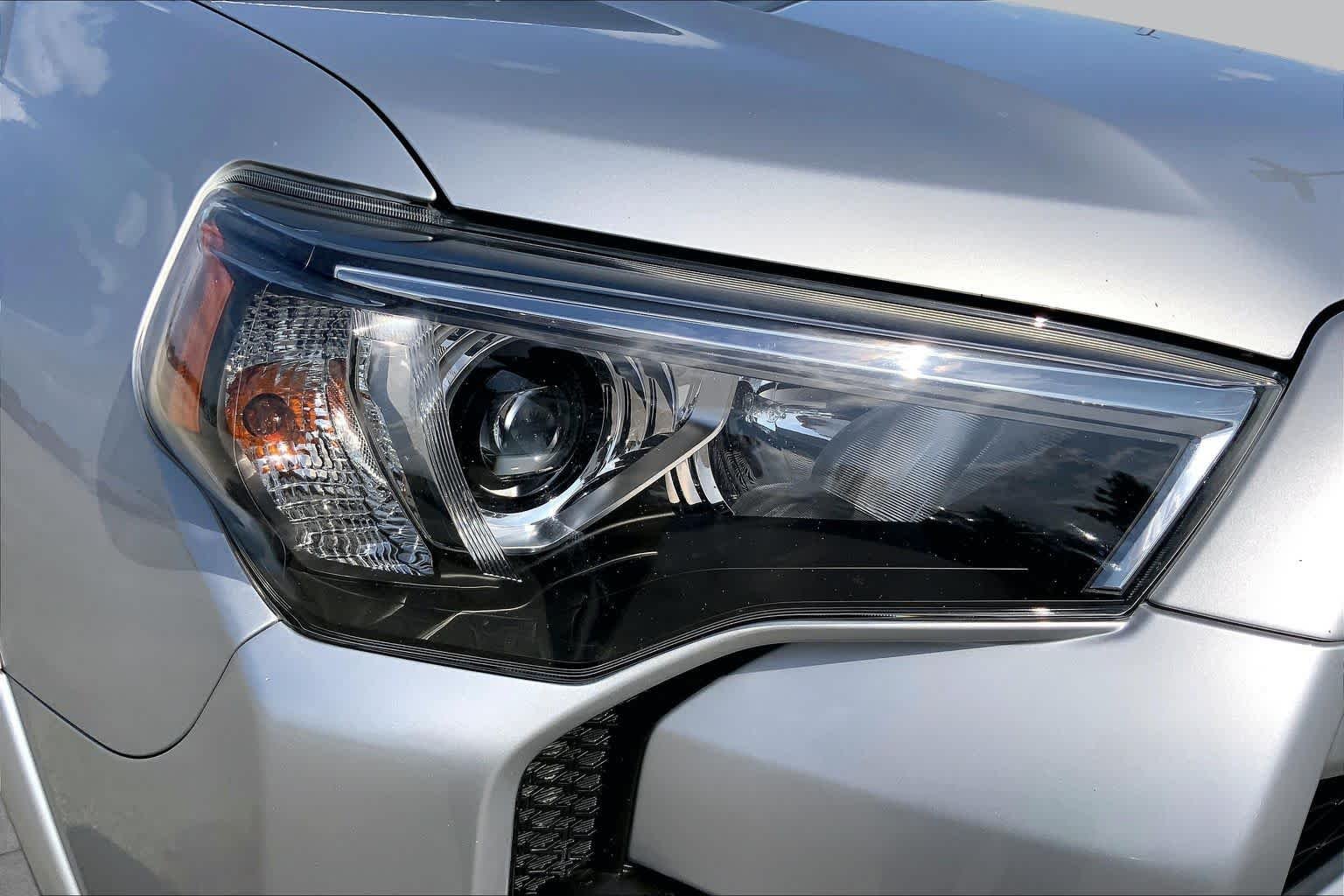 Used 2022 Classic Silver Metallic Toyota SR5 Premium image 27