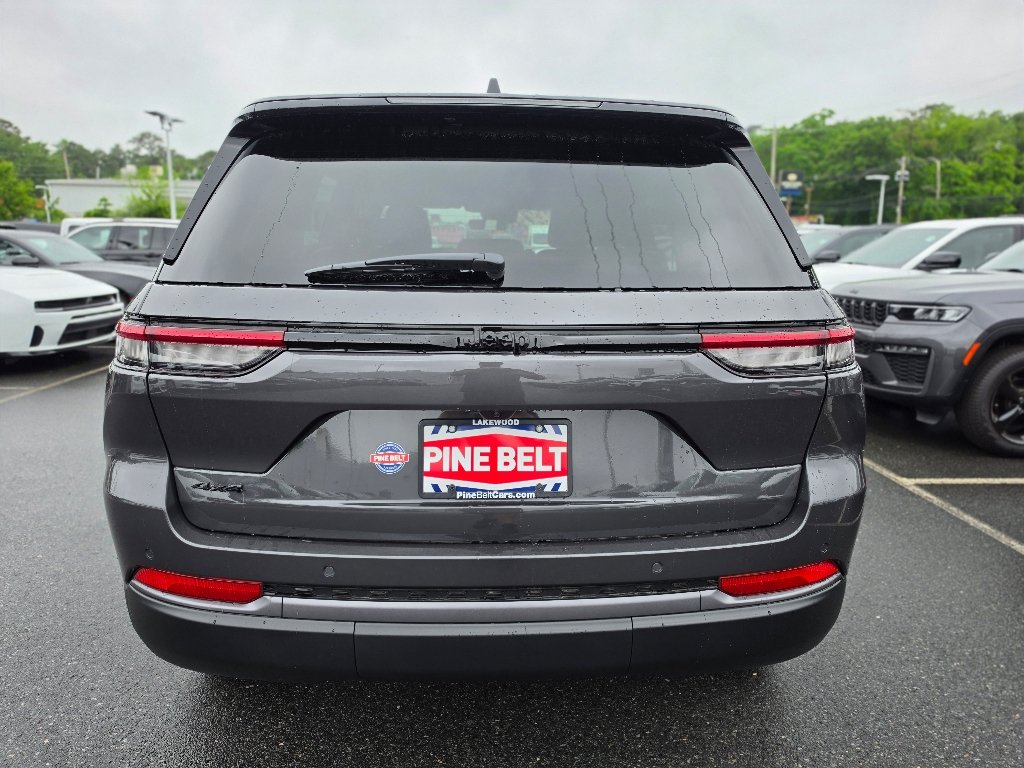 New 2026 Baltic Gray Metallic Clear-Coat Exterior Paint Jeep Altitude image 12