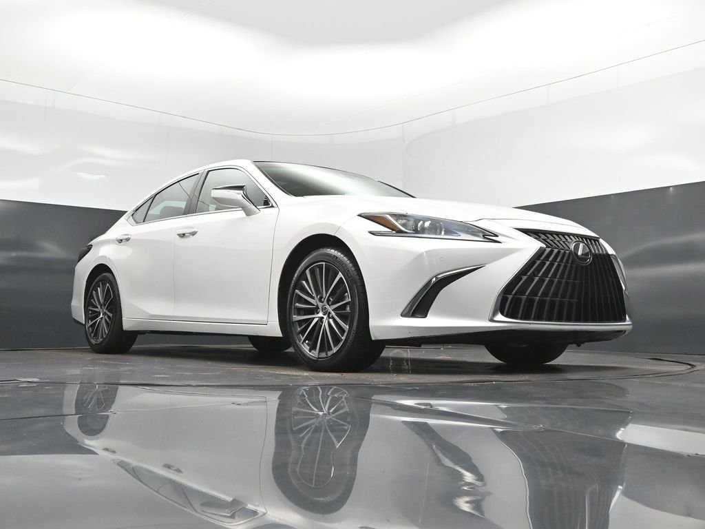 Used 2024 White Lexus 350 image 44