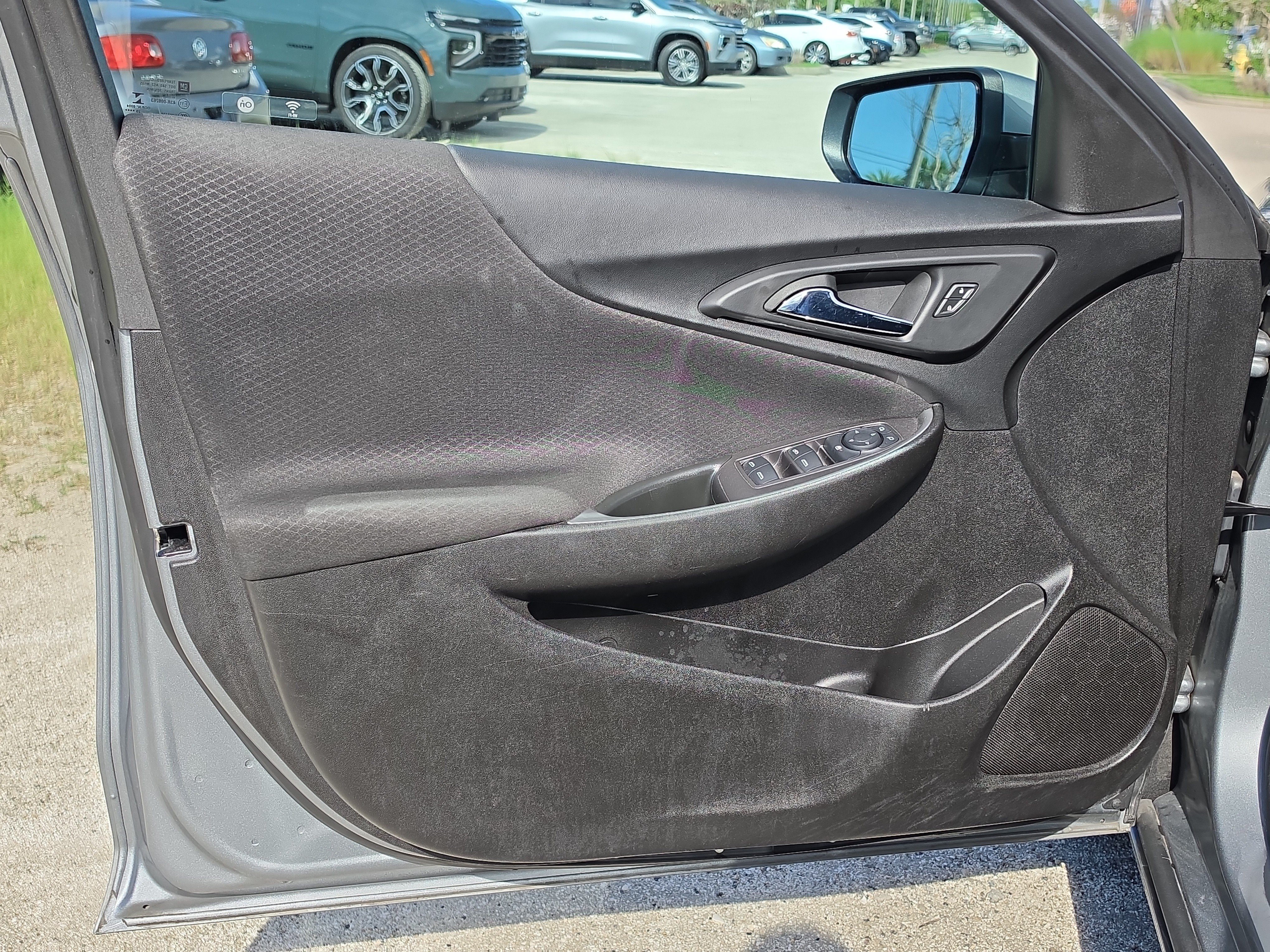 Used 2024 Sterling Gray Metallic Chevrolet 1LT image 18