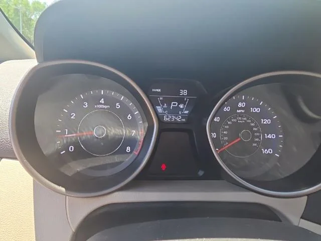 Used 2016 Desert Bronze Hyundai  image 17