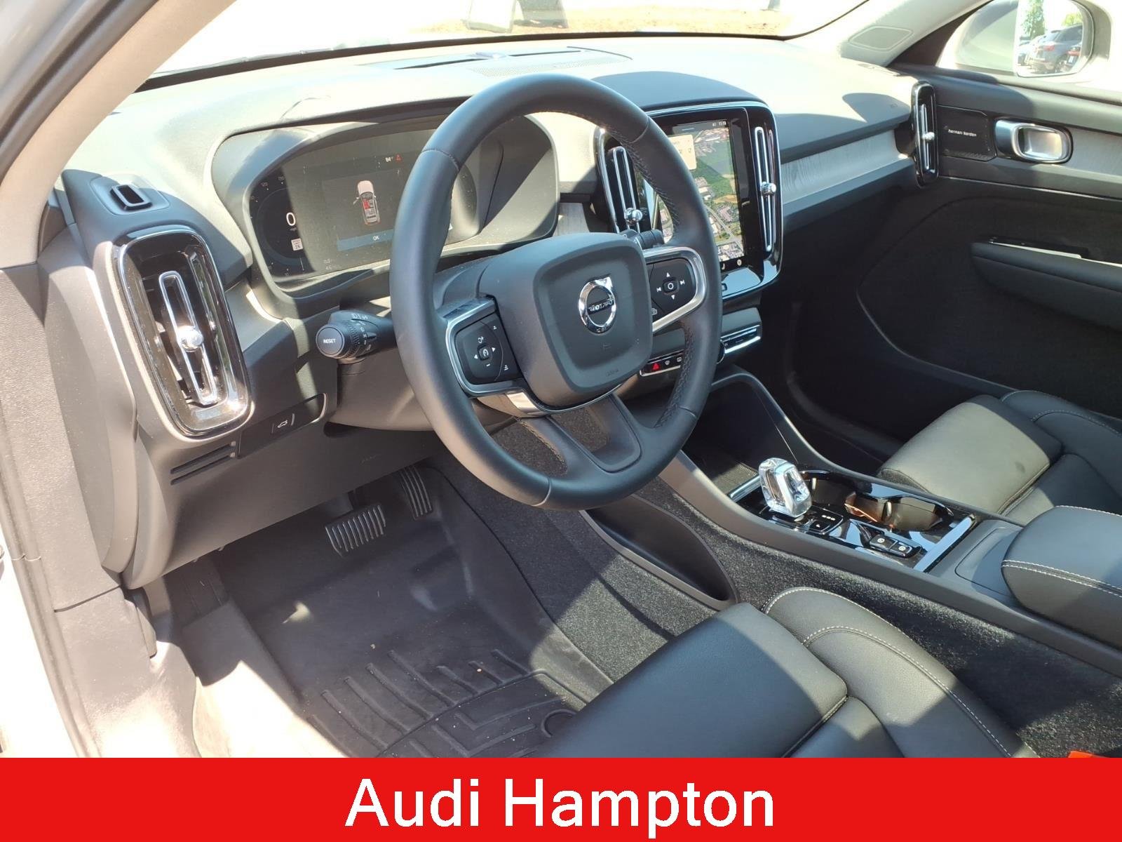 Used 2024 Vapor Grey Metallic Volvo Ultimate Bright Theme image 14