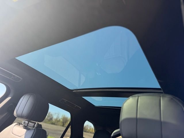 New 2026 Carpathian Grey Land Rover SE image 15