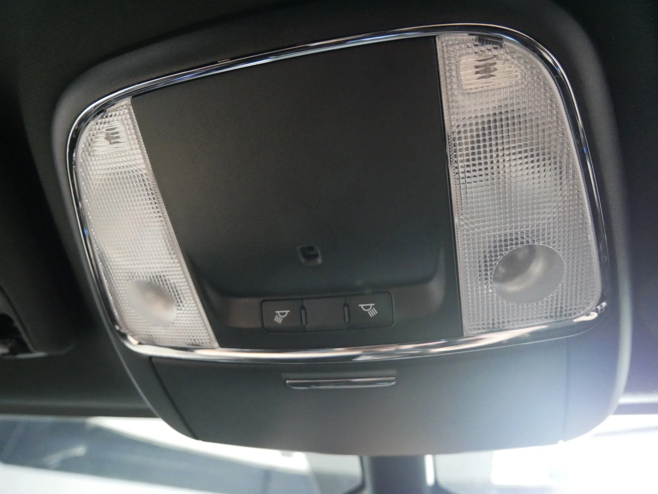 Used 2015 Billet Silver Metallic Clearcoat Jeep Laredo image 33