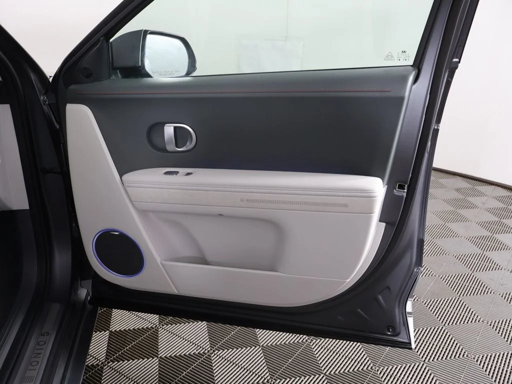 Used 2024 Gray Hyundai Limited image 28
