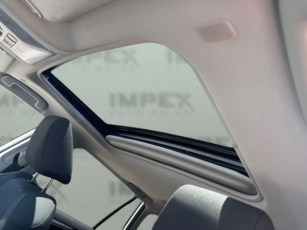 Used 2024 White Toyota XLE image 11