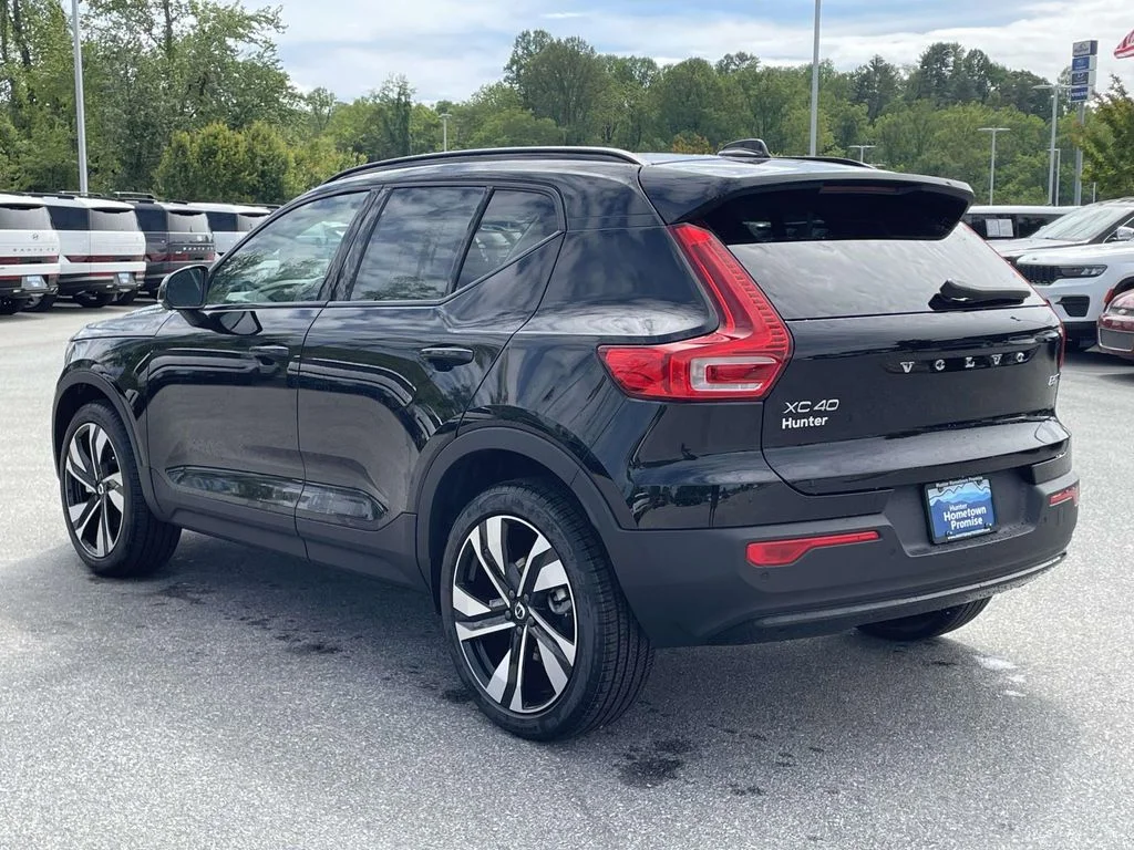 New 2026 Onyx Black Volvo Plus image 27