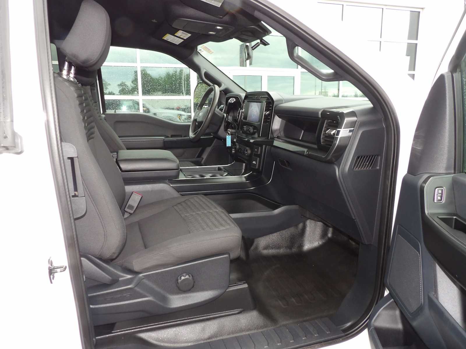 Used 2023 Oxford White Ford XL image 17
