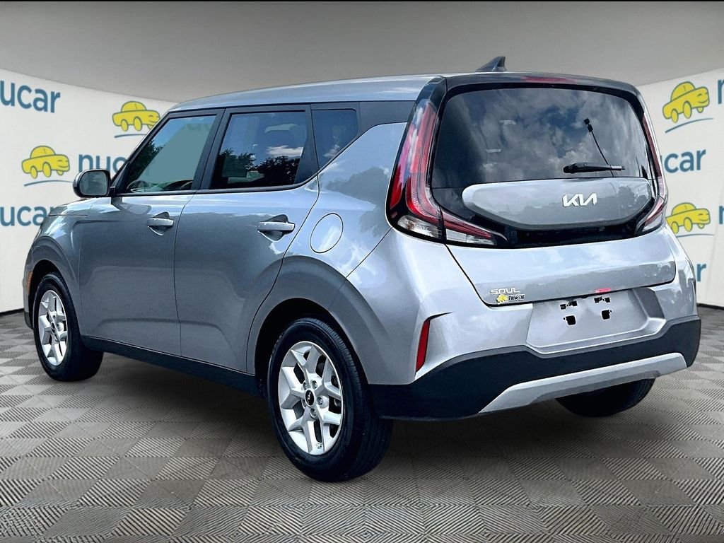 Used 2025 Gray Kia LX image 4