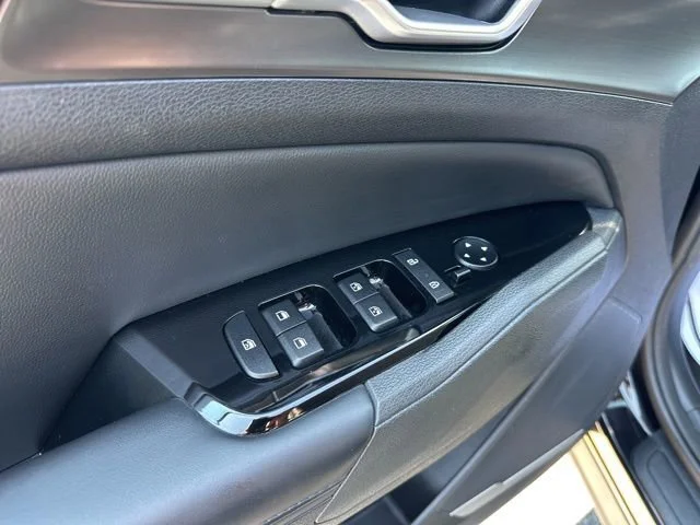 2023 Kia Sportage EX - Photo 23