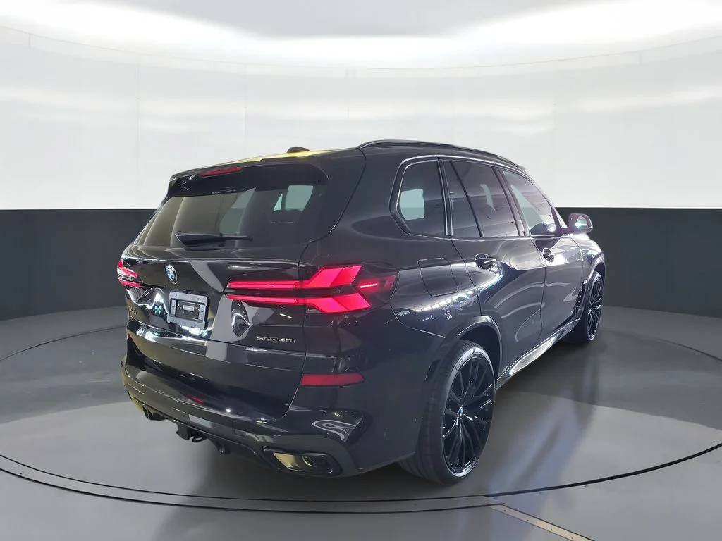 Used 2026 Black Sapphire Metallic BMW sDrive40i image 3