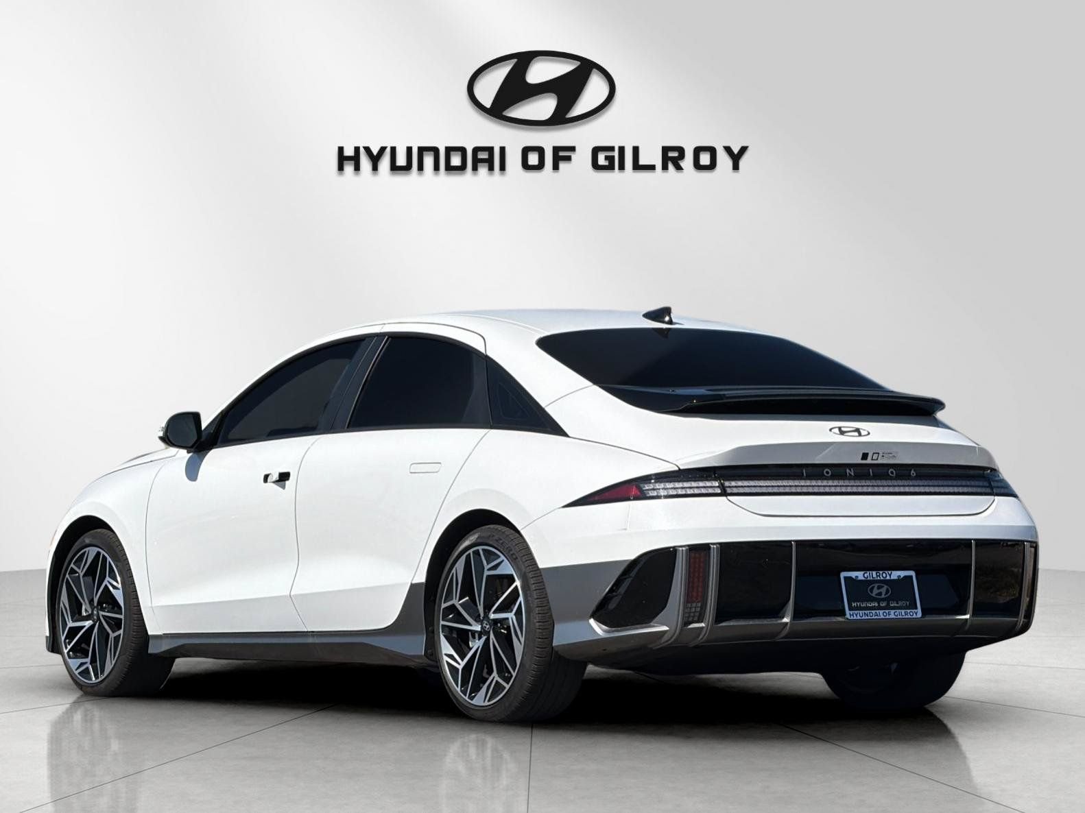 Used 2024 White Hyundai SEL image 3